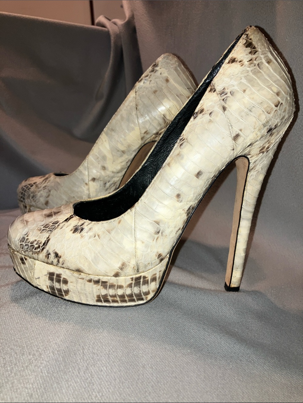 House of Harlow 1960 Cream Snakeskin Platform Heels